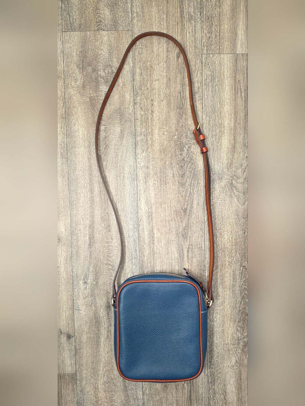 Dooney & Bourke Pebbled Leather Camera Crossbody - Picture 6 of 14